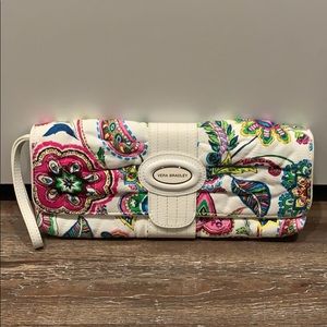 VERA BRADLEY CLUTCH